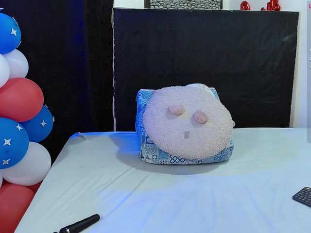 Live sex webcam photo for xcarlet1 #275653469