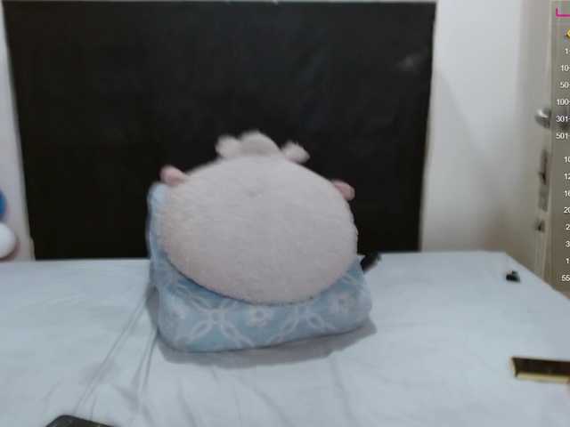 Live sex webcam photo for xcarlet1 #275668290