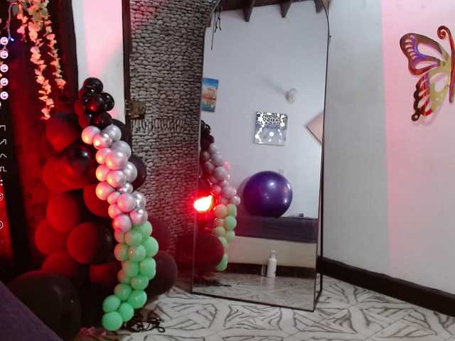 Live sex webcam photo for xcarlet1 #278304369