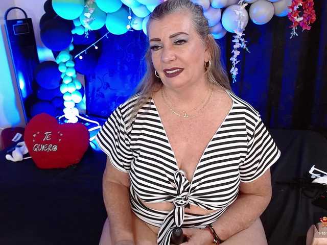 Live sex webcam photo for xcarlet1 #288749015