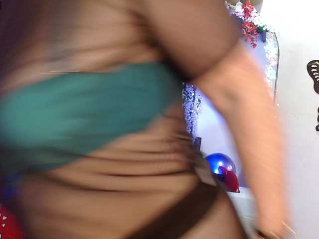 Live sex webcam photo for xcarlet1 #289610623