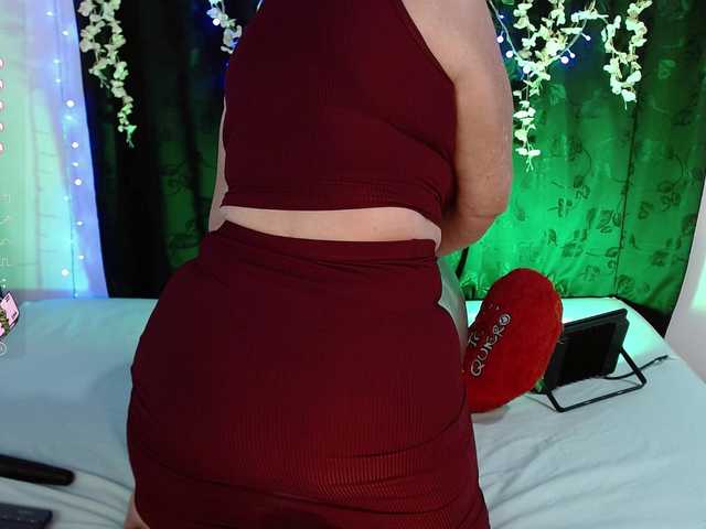 Live sex webcam photo for xcarlet1 #289794112