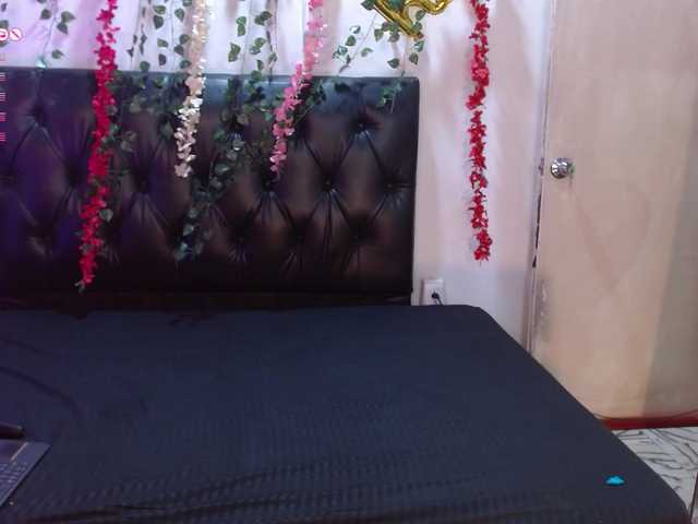 Live sex webcam photo for xcarlet1 #290611301