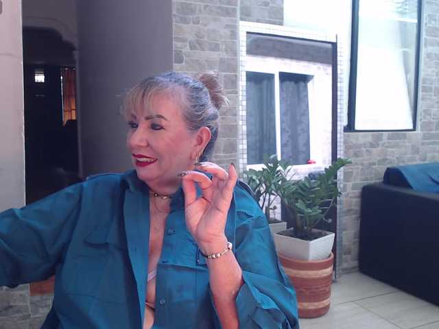 Live sex webcam photo for xcarlet1 #291245794