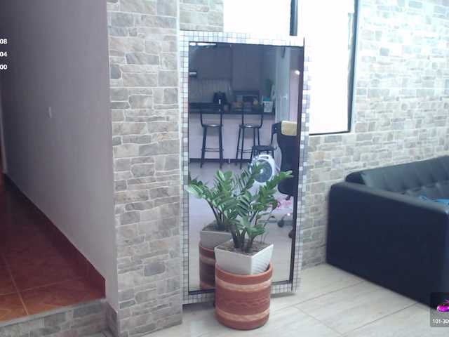 Live sex webcam photo for xcarlet1 #291307121