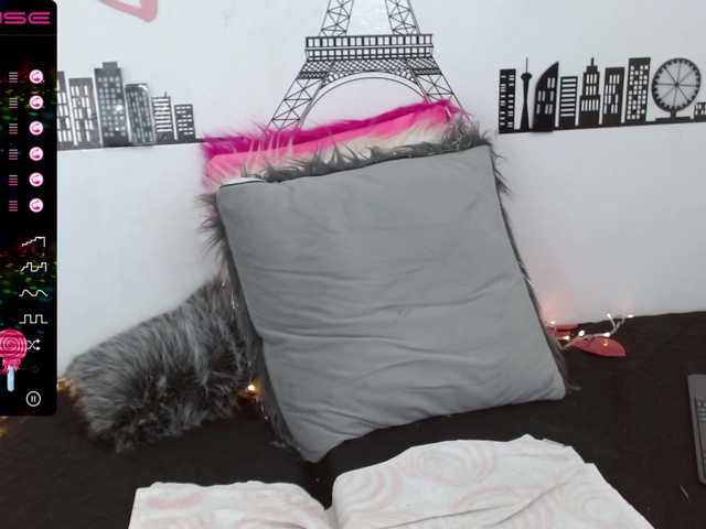 Live sex webcam photo for xemilywillis #272433722