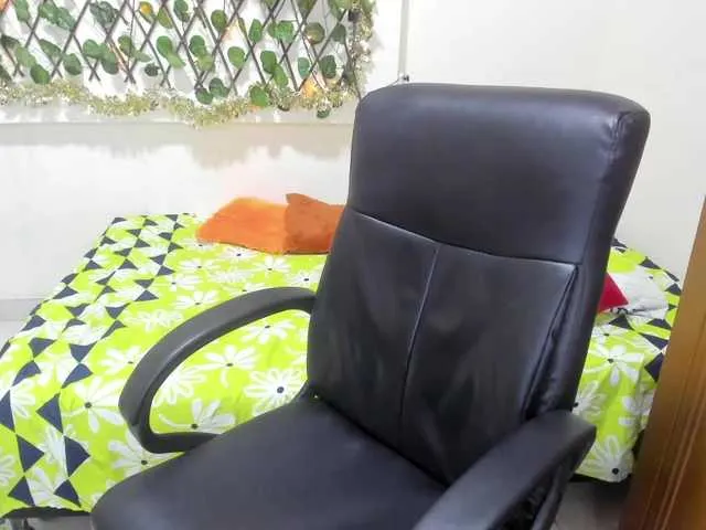 Live sex webcam photo for ximena-s #273764454