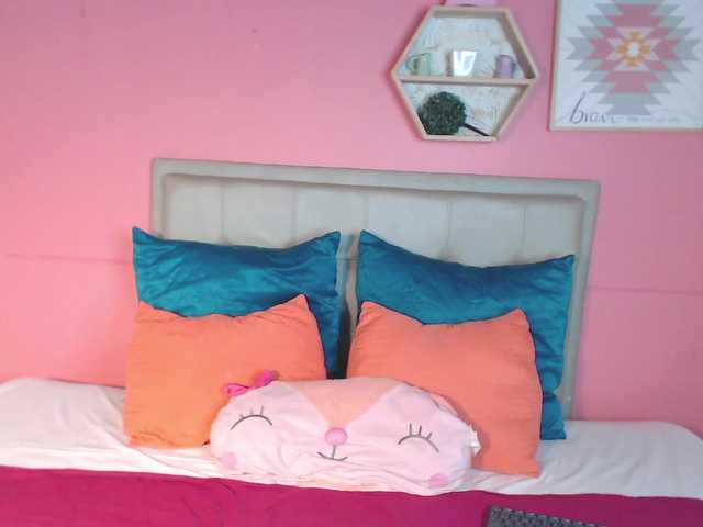 Live sex webcam photo for ximenaconti #274666197