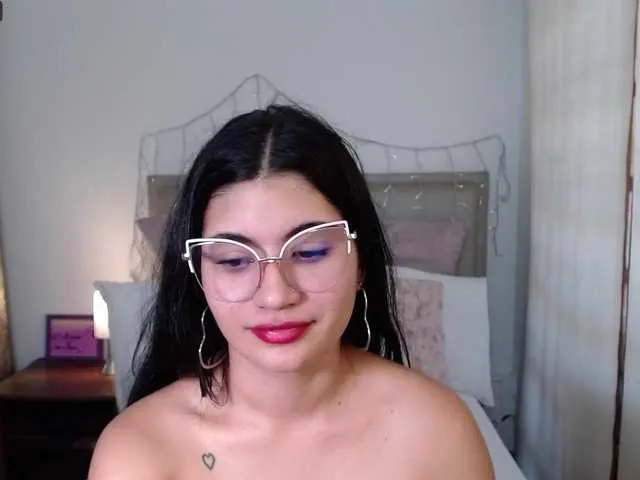 Live sex webcam photo for ximenaconti #275114828