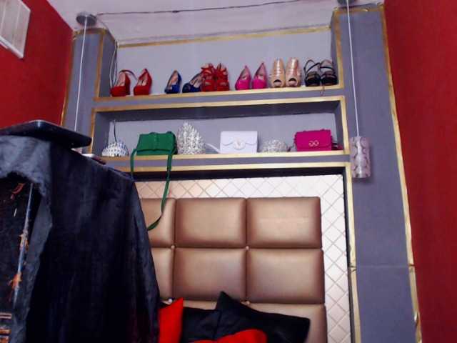 Live sex webcam photo for xiur-lenia #275585348