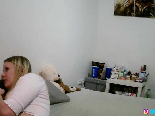 Live sex webcam photo for xmileygreyx #272071031