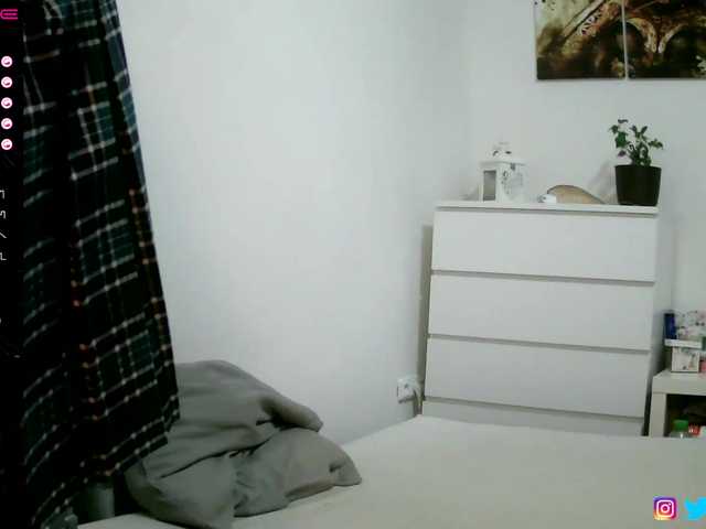 Live sex webcam photo for xmileygreyx #272633560