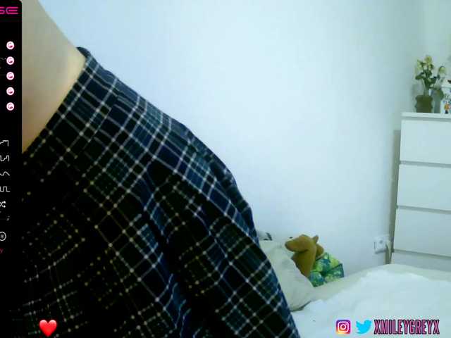 Live sex webcam photo for xmileygreyx #273129573