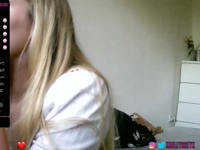 Live sex webcam photo for xmileygreyx #273723183