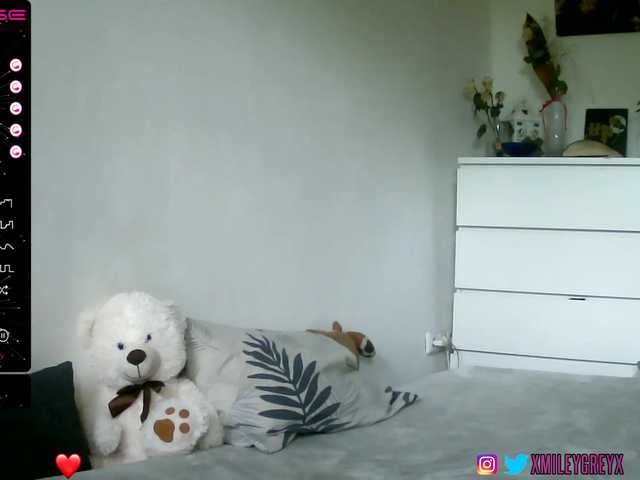 Live sex webcam photo for xmileygreyx #273826447