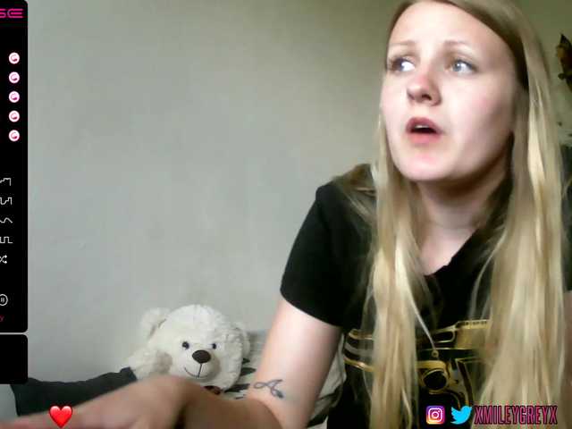 Live sex webcam photo for xmileygreyx #273950101