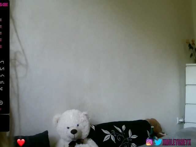 Live sex webcam photo for xmileygreyx #274189193