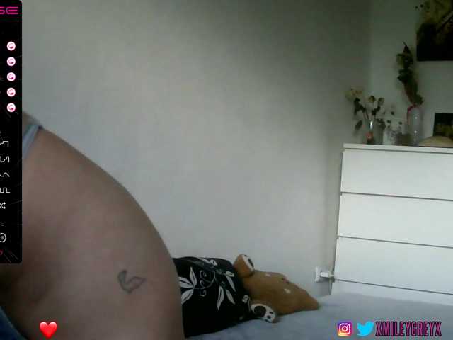 Live sex webcam photo for xmileygreyx #274211902