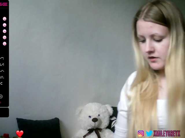 Live sex webcam photo for xmileygreyx #274232227