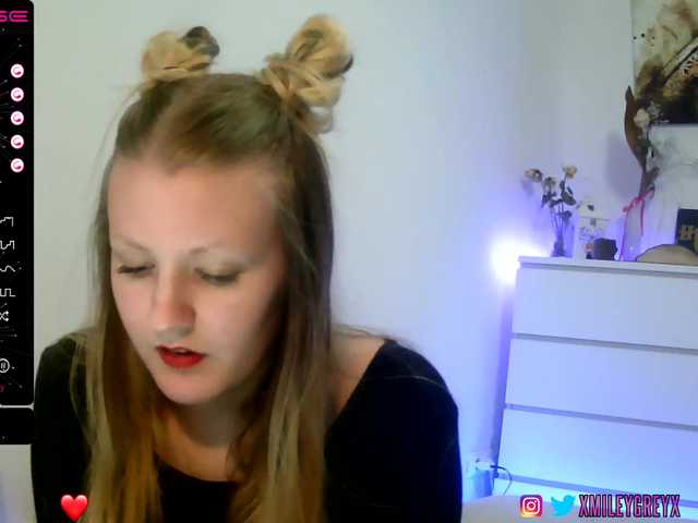 Live sex webcam photo for xmileygreyx #274605530