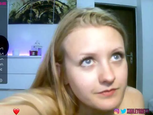 Live sex webcam photo for xmileygreyx #276000881