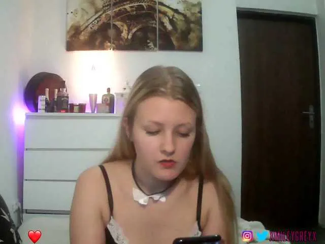 Live sex webcam photo for xmileygreyx #276713914