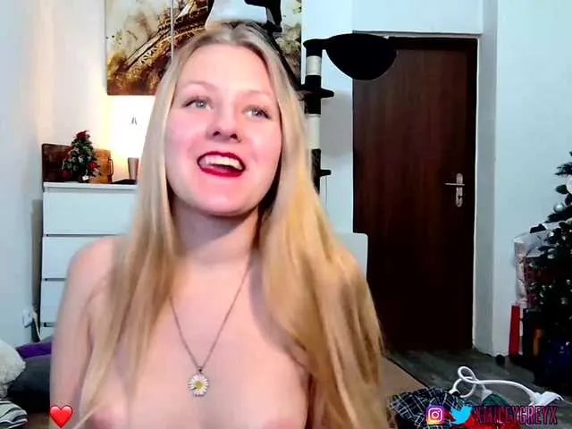 Live sex webcam photo for xmileygreyx #277247069