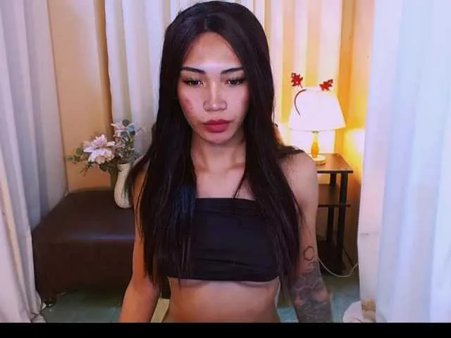 Live sex webcam photo for xqueenyunis #277087496
