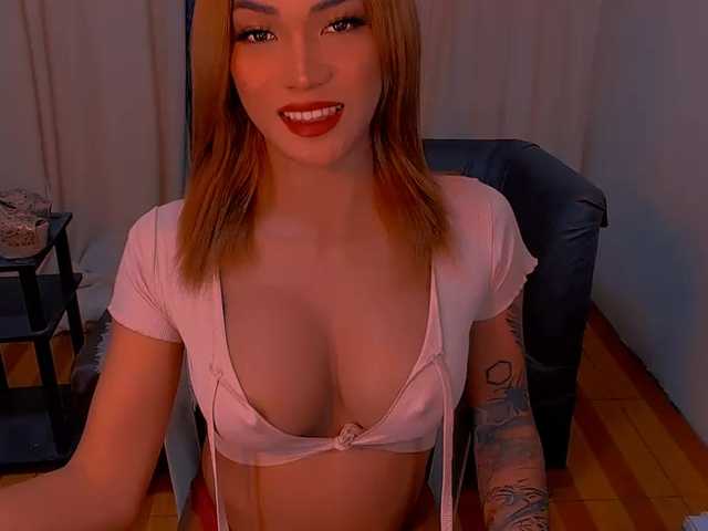 Live sex webcam photo for xqueenyunis #290401793