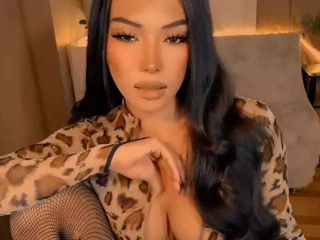Live sex webcam photo for xqueenyunis #293496514