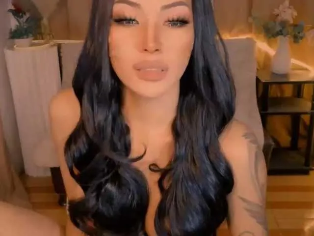 Live sex webcam photo for xqueenyunis #293727761