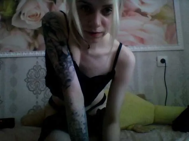 Live sex webcam photo for xsmallVivienn #272685751