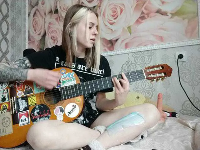 Live sex webcam photo for xsmallVivienn #272941239