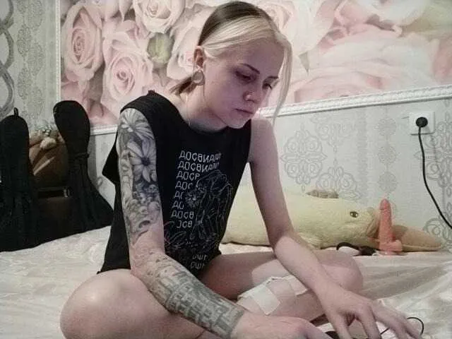 Live sex webcam photo for xsmallVivienn #273025386