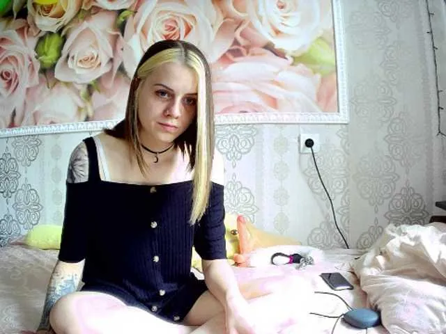 Live sex webcam photo for xsmallVivienn #273200154