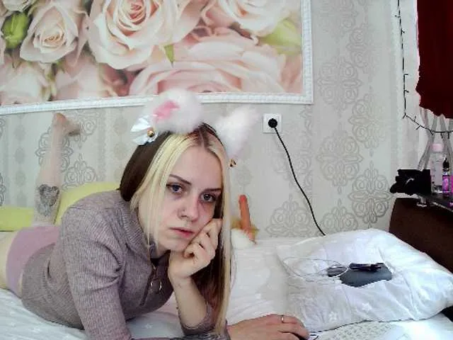 Live sex webcam photo for xsmallVivienn #273312960