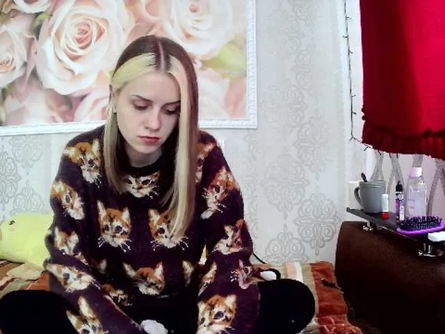 Live sex webcam photo for xsmallVivienn #273472750