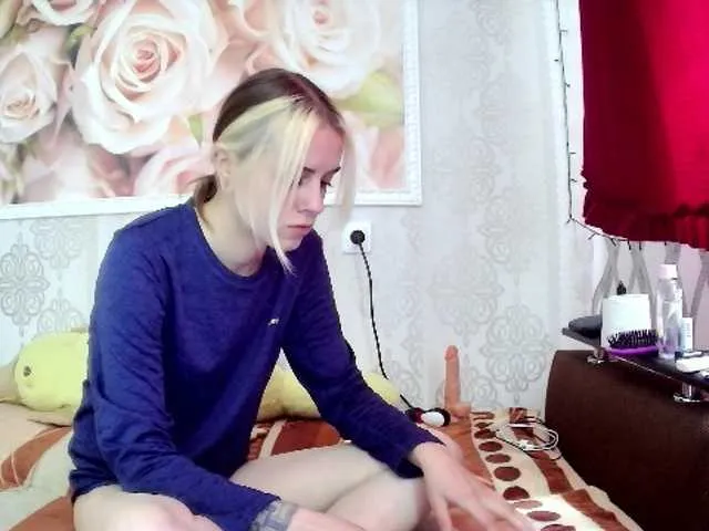 Live sex webcam photo for xsmallVivienn #273502465