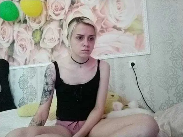 Live sex webcam photo for xsmallVivienn #273664593