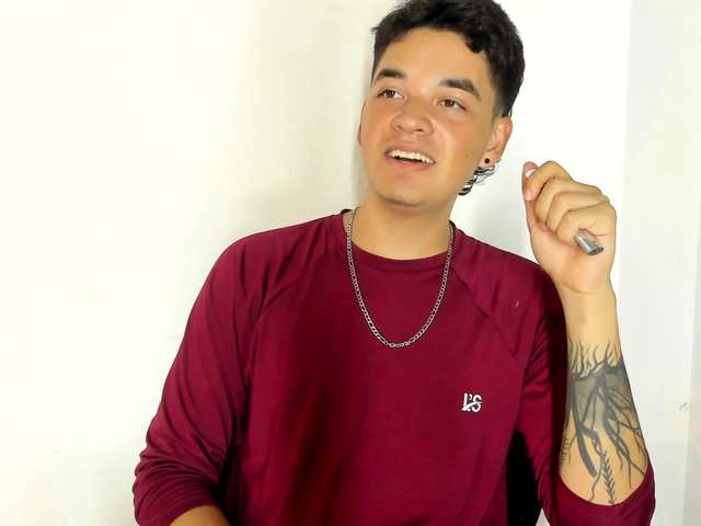 Live sex webcam photo for xtid #275520086