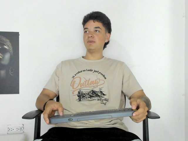 Live sex webcam photo for xtid #275635574