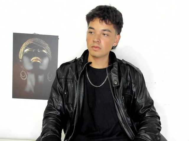 Live sex webcam photo for xtid #275978385