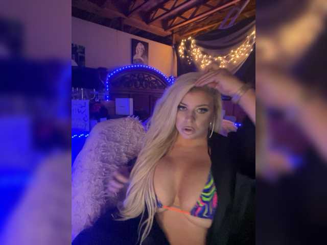 Live sex webcam photo for xtinastar #275466572