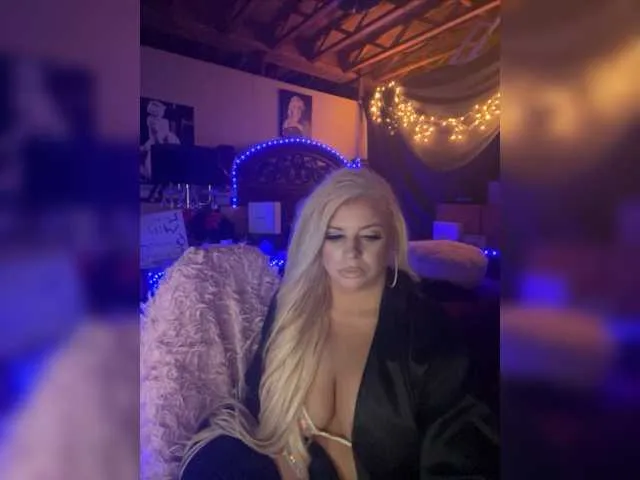 Live sex webcam photo for xtinastar #275588493