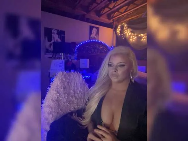 Live sex webcam photo for xtinastar #275596433