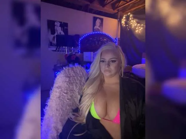 Live sex webcam photo for xtinastar #275838954