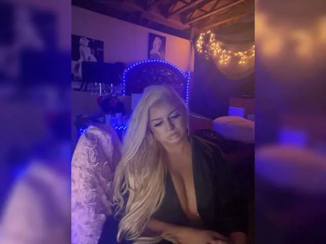 Live sex webcam photo for xtinastar #275882965