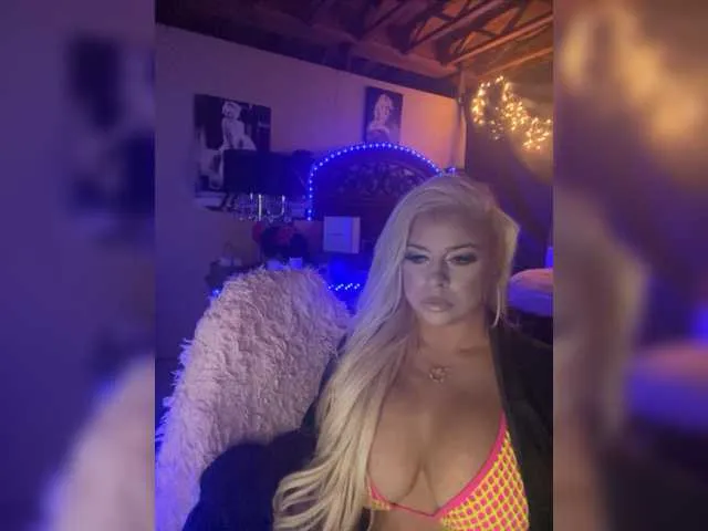 Live sex webcam photo for xtinastar #275960726