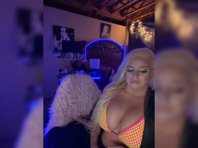 Live sex webcam photo for xtinastar #276137151