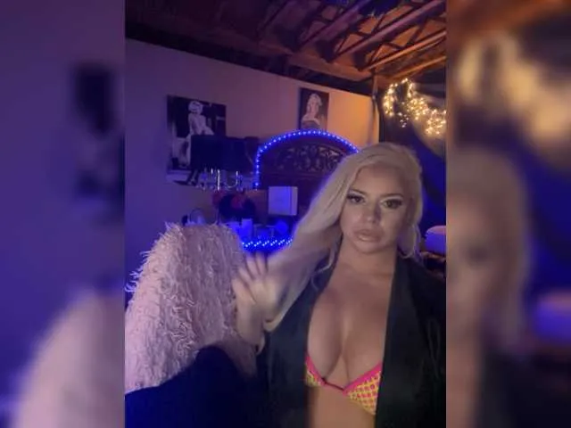 Live sex webcam photo for xtinastar #276197544